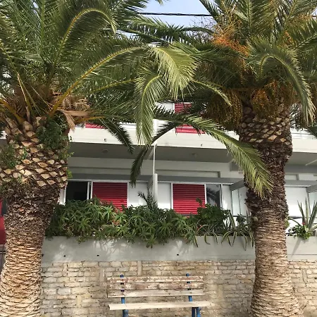 Eleanna Studios Aparthotel